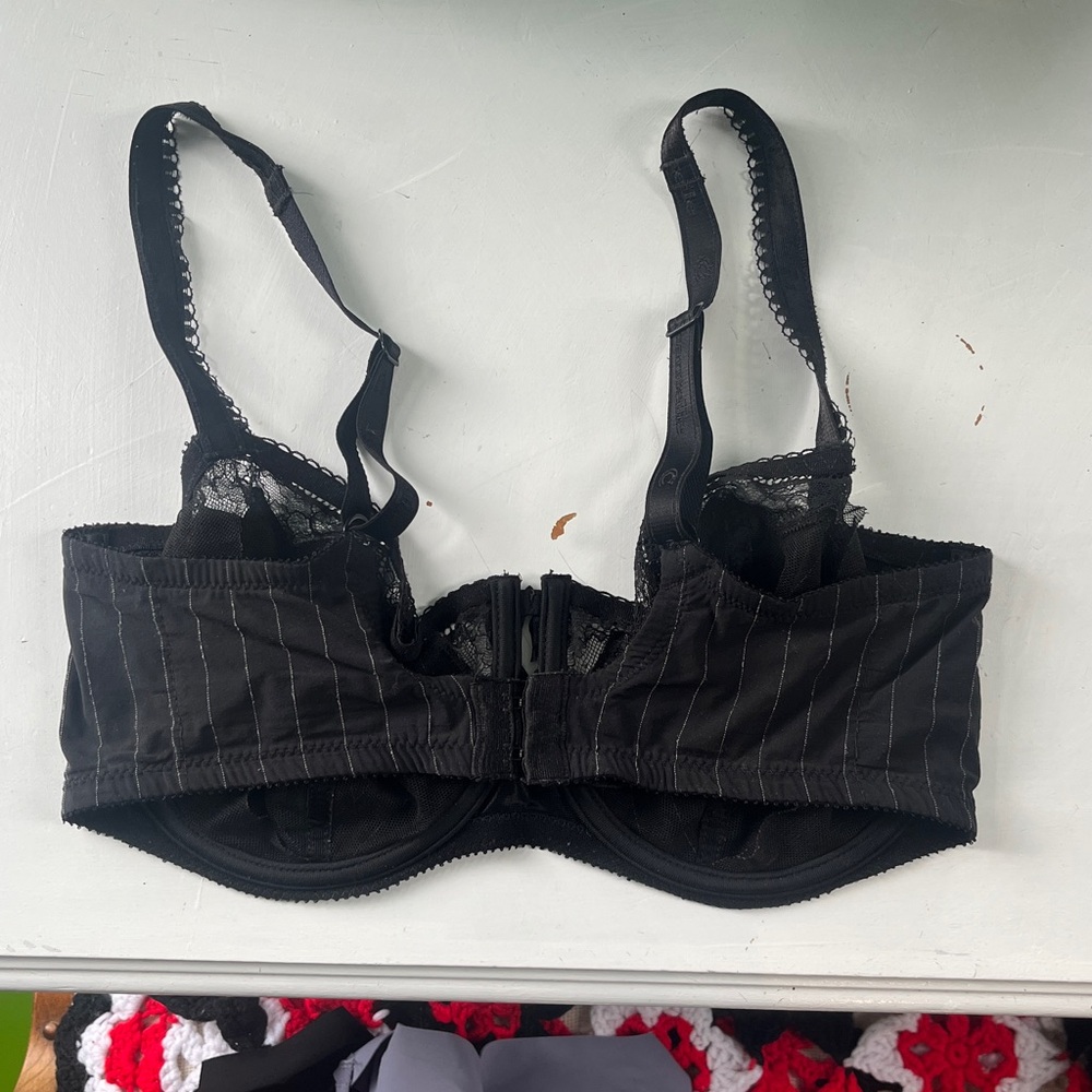 Chantelle pinstripe balconette side panels bra, 34F - Picture 3 of 4